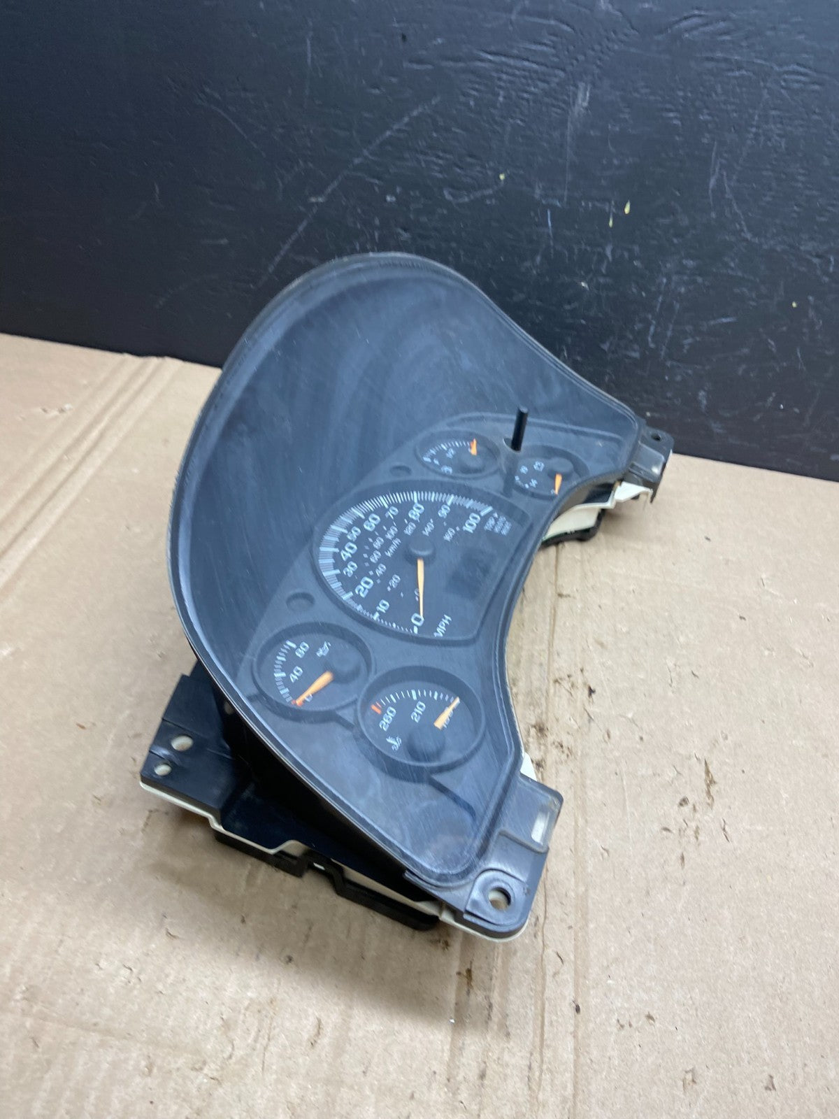 2004 to 2007 Chevrolet Express Speedometer Cluster Gauge OEM  AB8906  DG1