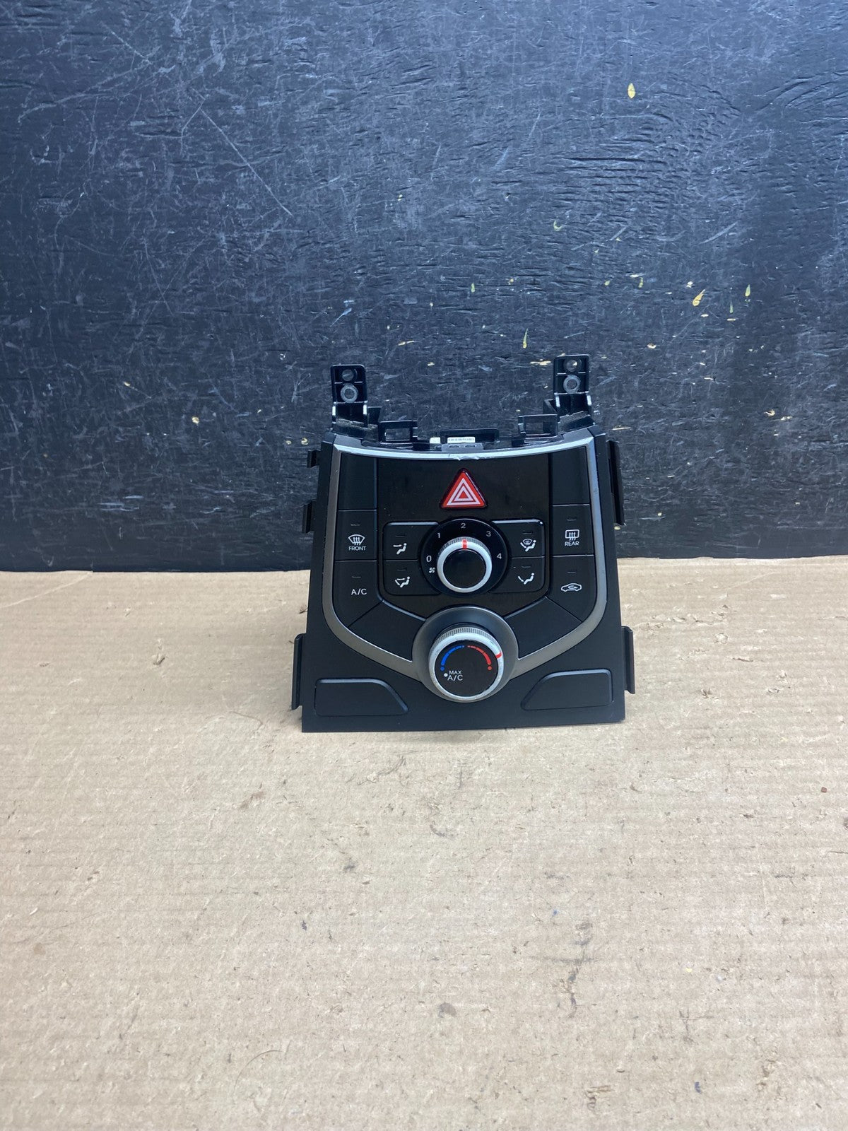 2014 - 2016 Hyundai Elantra Center Heater A/C AC Climate Control Panel AH5310 DG0