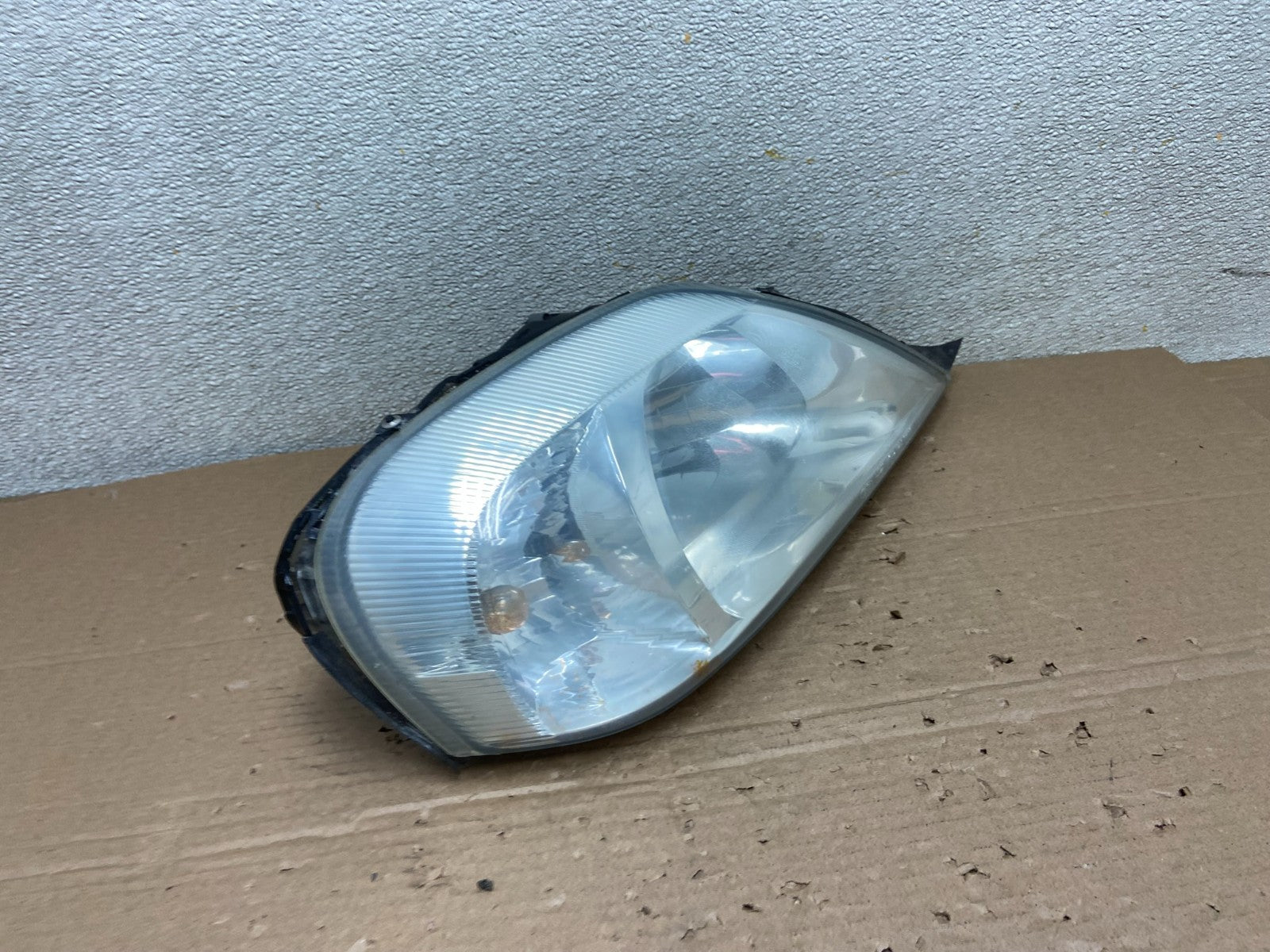 2000 to 2005 Mercury Sable Right Passenger Side Halogen Headlight OEM AB1472 DW2