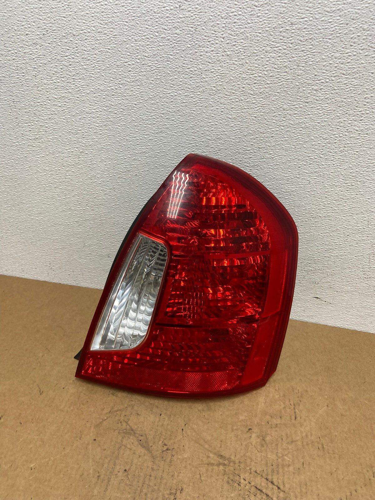 2006-2011 Hyundai Accent Sedan Right Passenger Side Rh Tail Light OEM AC2946 LK0