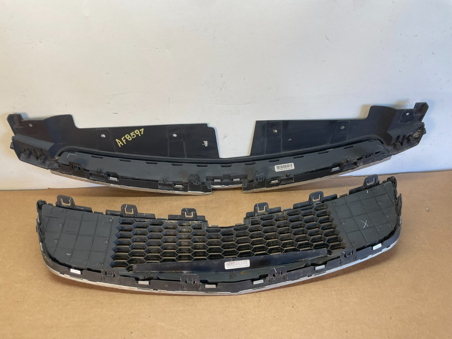 2011 to 2014 Chevrolet Cruze Upper Lower Set Grill Grille AF8597 DG3