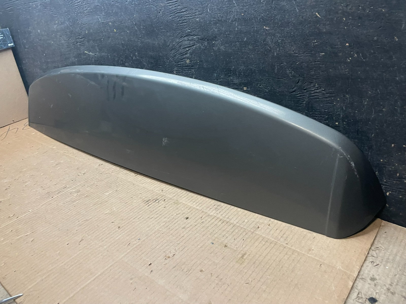 2009 to 2014 Volkswagen Routan Rear Trunk Spoiler OEM y1917 DG1
