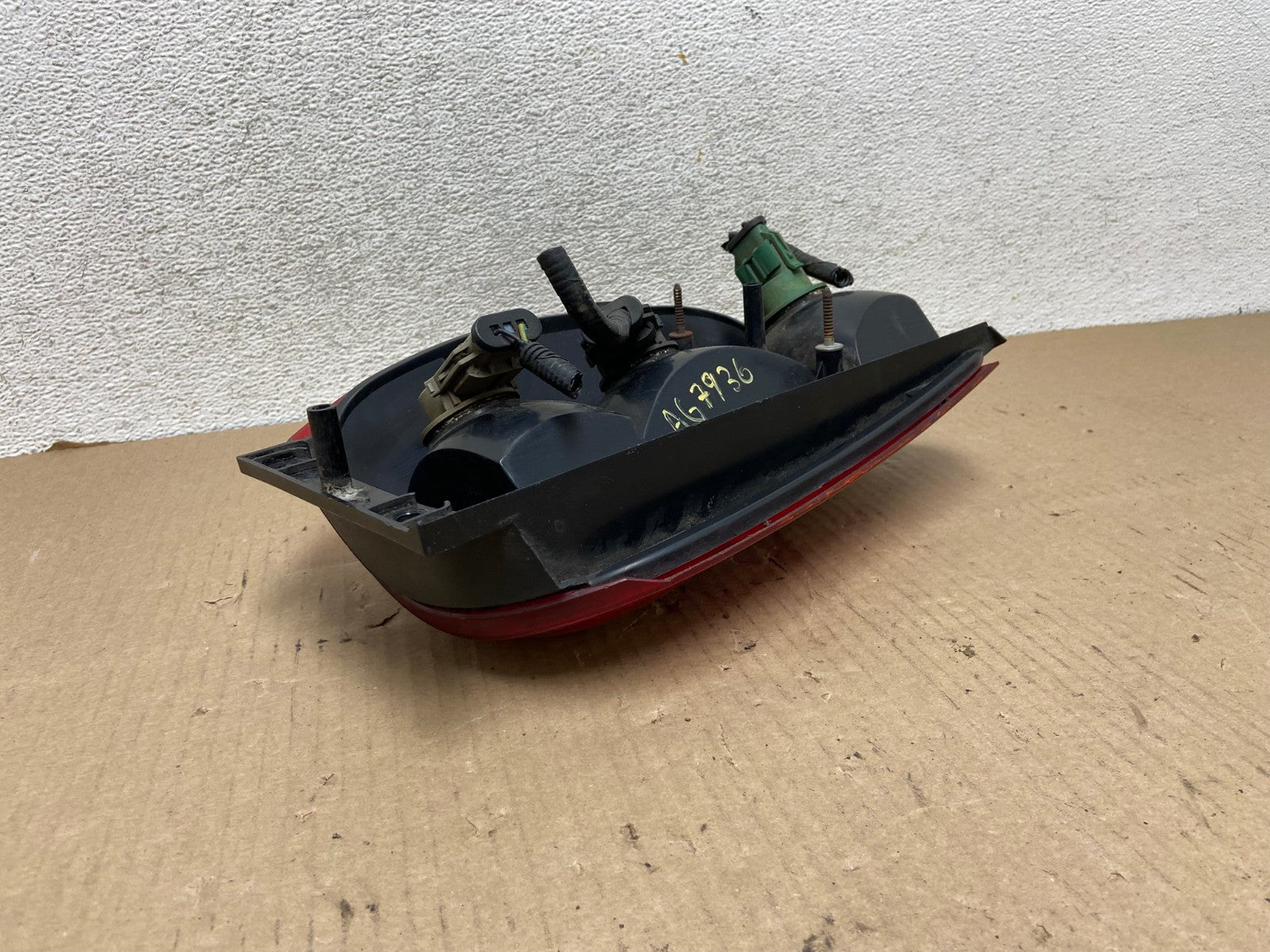 1998 to 2001 Ford Explorer Left Driver Side Tail light AG7936 LK7