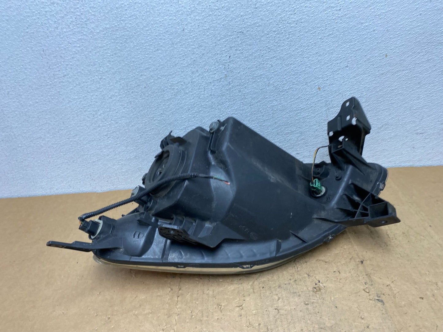 2002 to 2004 Honda CRV CR-V Right Passenger RH Halogen Headlight AD0509 DW8