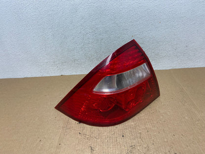 2005 2006 2007 Ford Five Hundred Left Driver Lh Side Tail Light AE98962