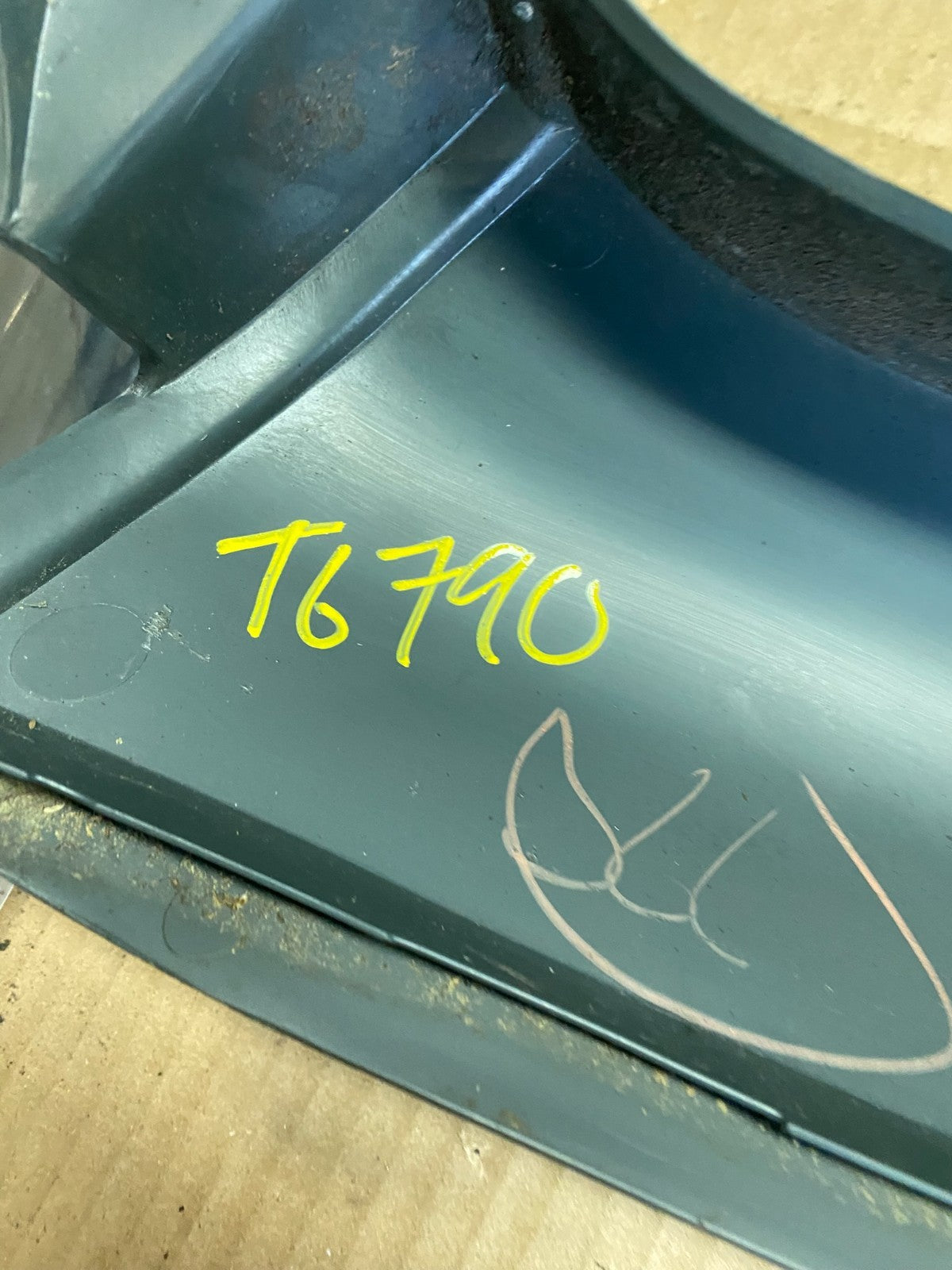 1996 to 2002 Chevrolet Express 3rd Third Brake Light Trim Spoiler T6790 DG11