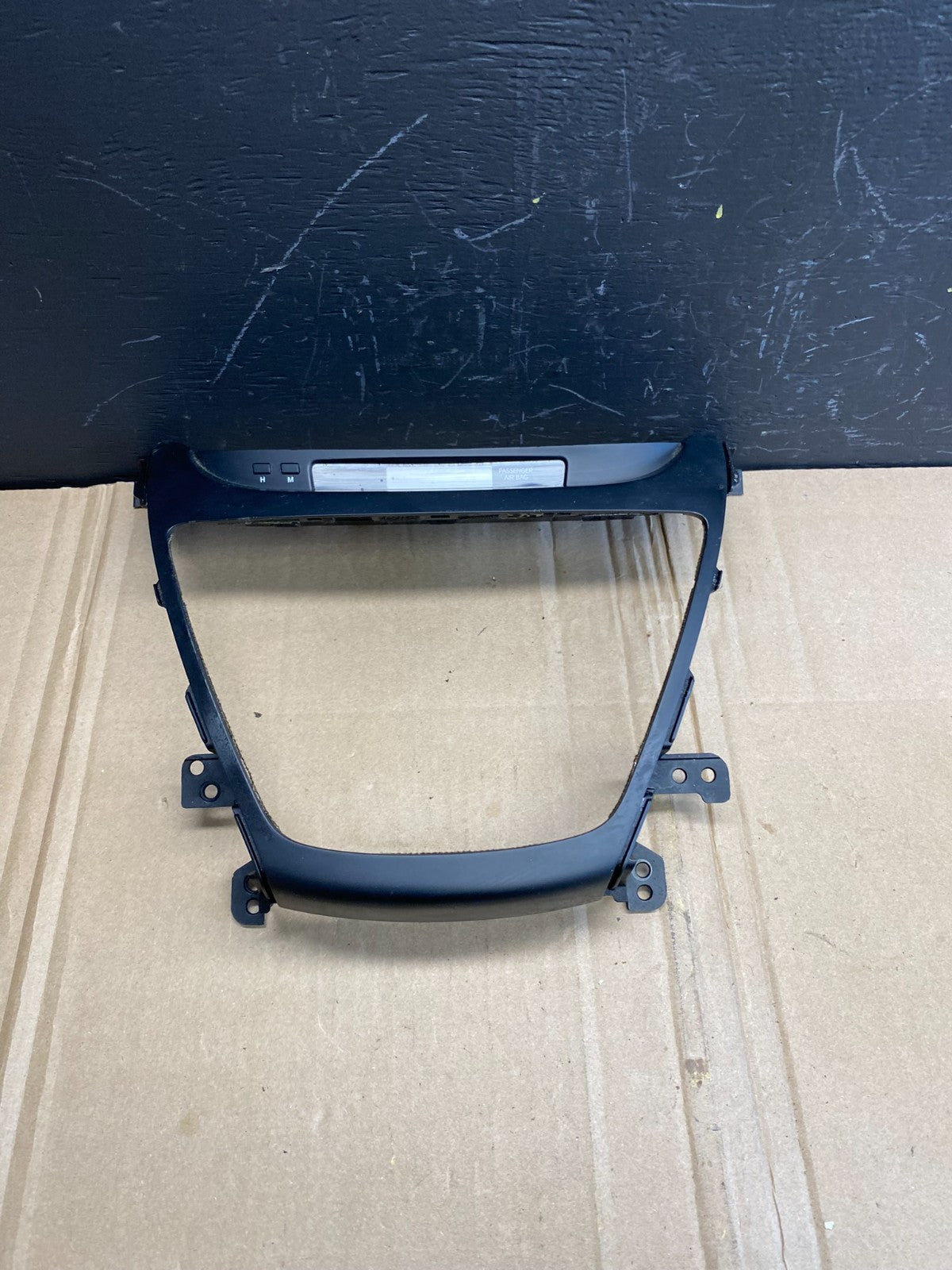 2014-2016 Hyundai Elantra Center Radio Climate Control Air Vent Bezel ab8720 DG0