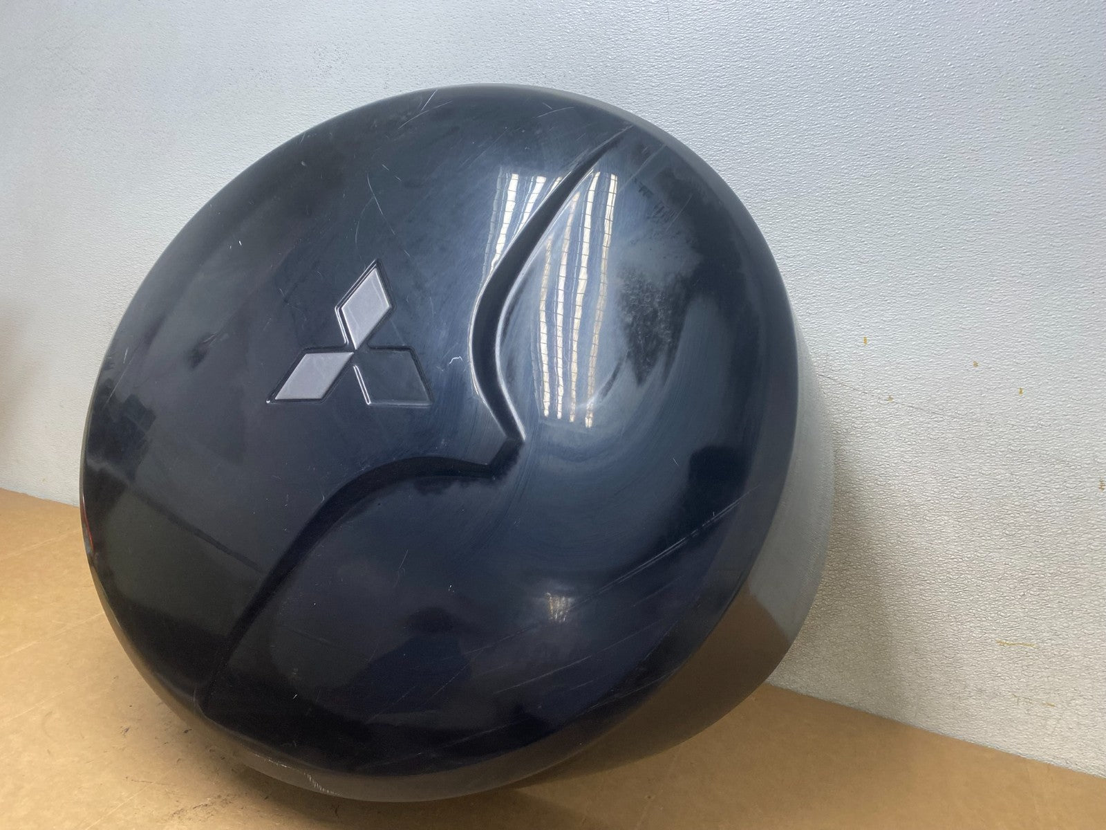 2003 to 2006 Mitsubishi Montero Oem Rear Tire Cover Hard Shell X5261 PS1