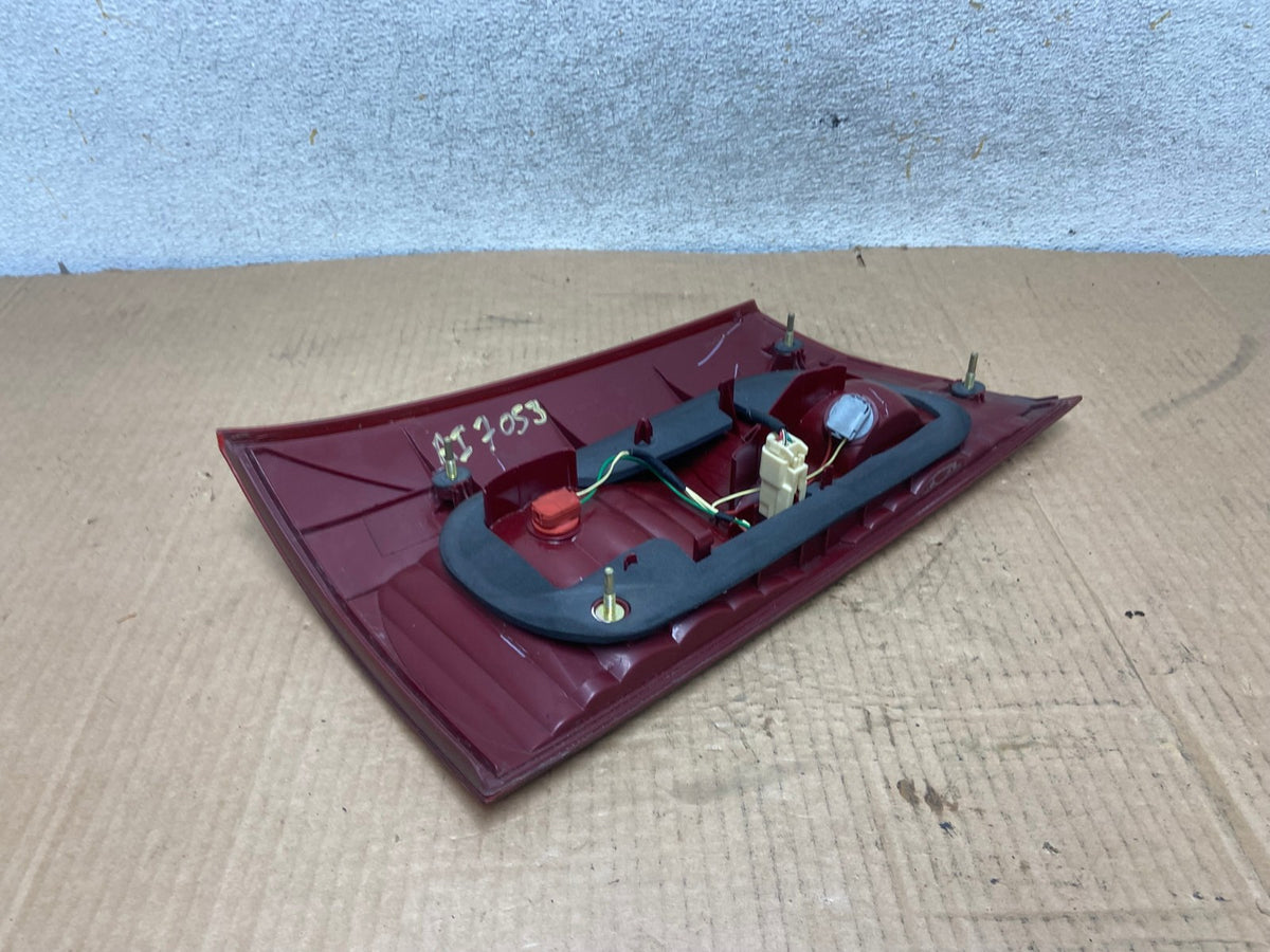 2004-2005 Toyota Sienna Right Passenger RH Side Inner Tail Light AI7053 LK5