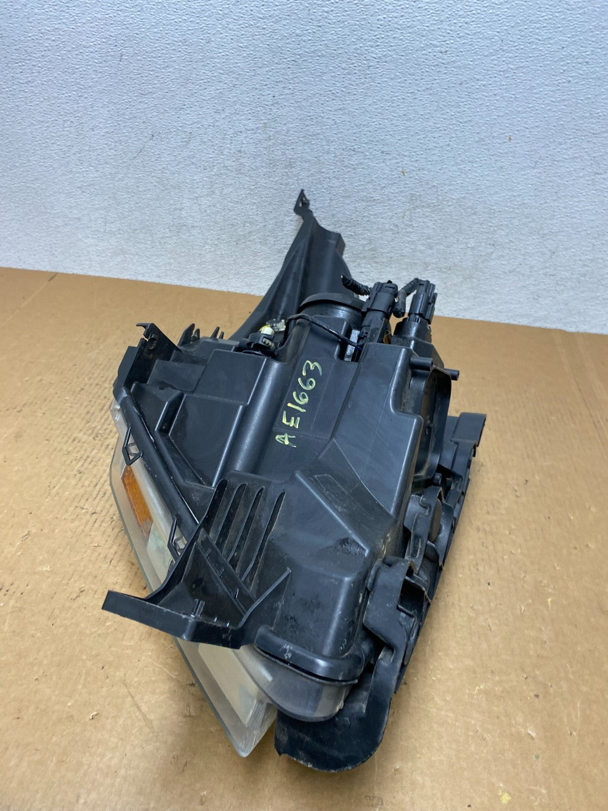 2011 to 2015 Ford Explorer Right Passenger Halogen Headlight AE1663 DW8