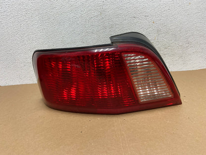 2002 to 2003 Mitsubishi Galant Left Driver LH Side Tail Light AD7847 LK0