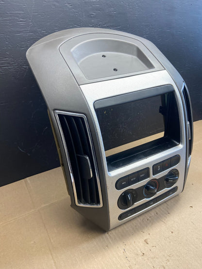 2007 - 2010 Ford Edge Heater Climate Control Radio Control Dash Bezel AB9413 DG1