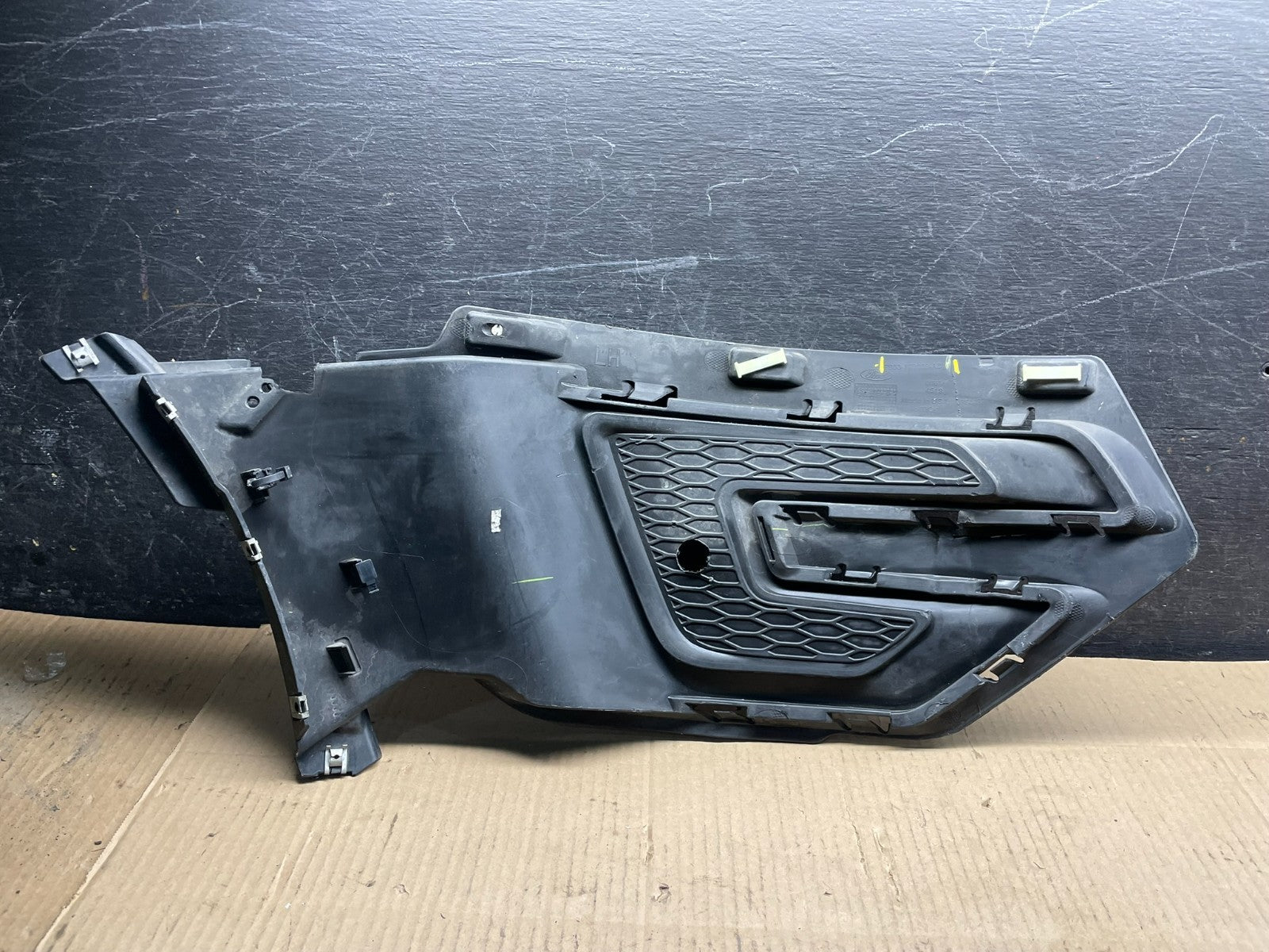 2016 - 2018 Ford Explorer Left Driver LH Fog Light Trim Bezel Oem X8676 DG4