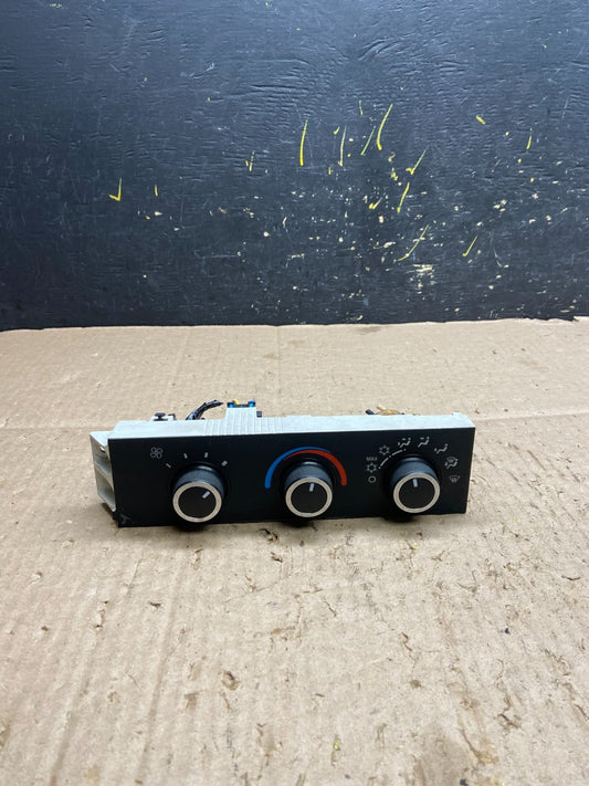 2008-2010 Chevrolet Express 1500 2500 3500 Climate Control Panel Y5486 DG0