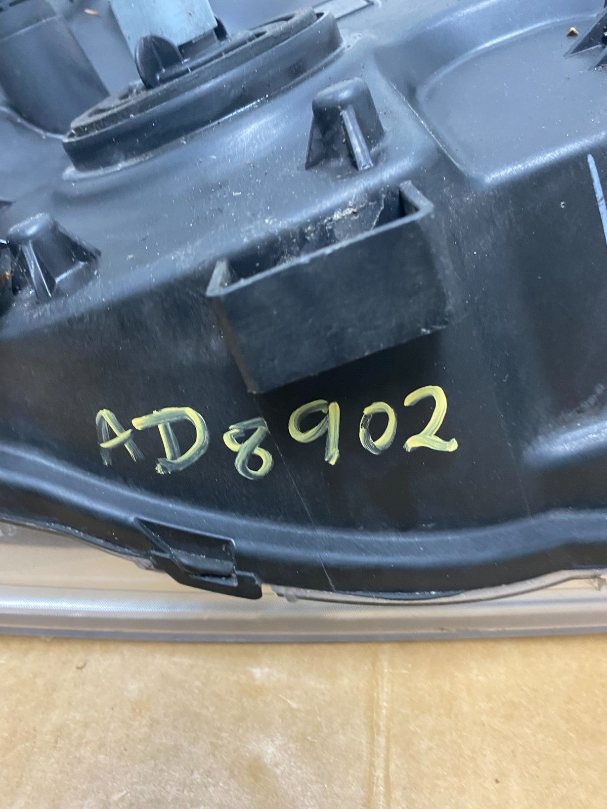 2007-2014 GMC Yukon Halogen Headlight Left Driver LH Side AD8902 DW10