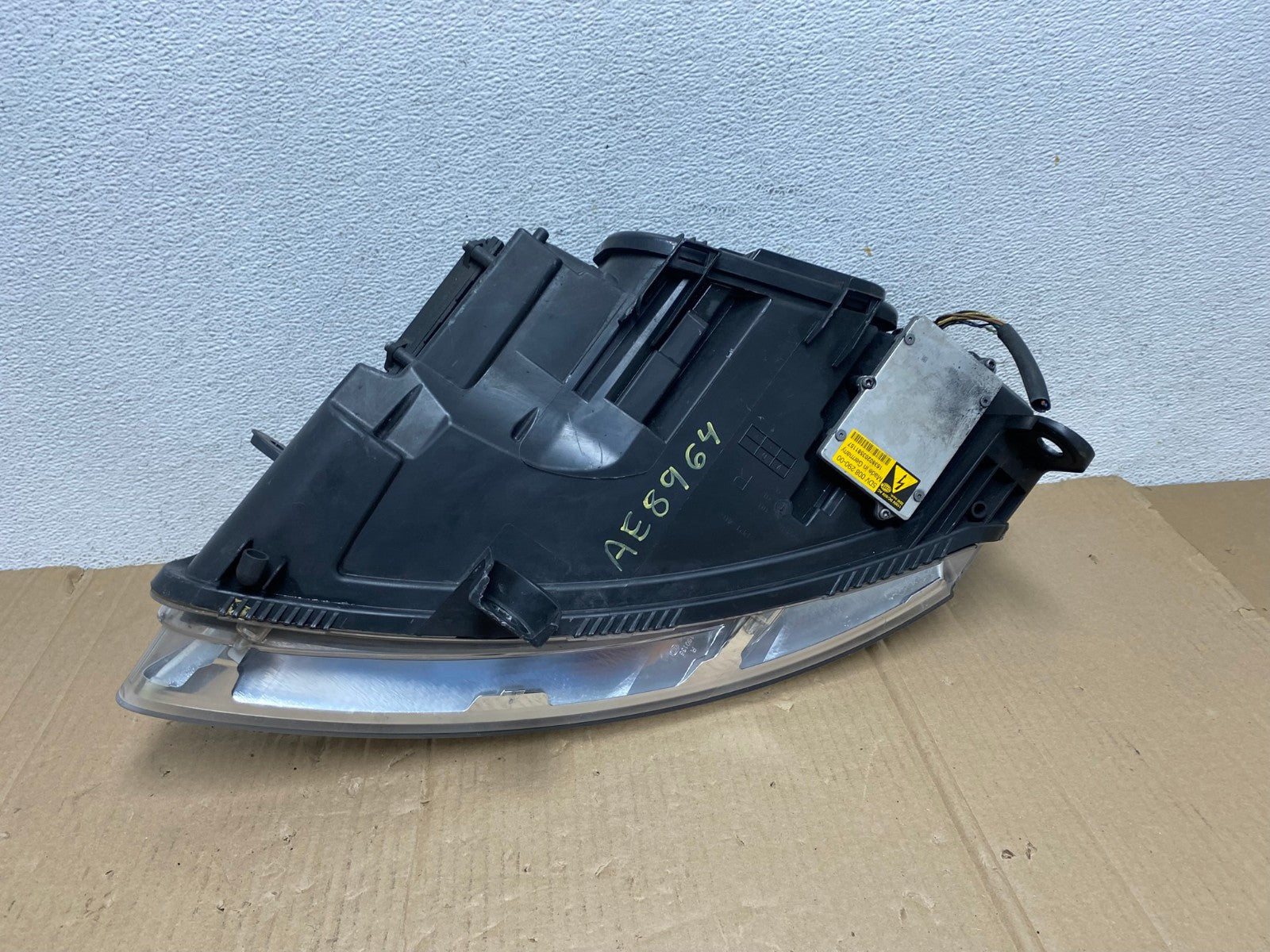2005 to 2008 Audi A6 Right Passenger Side Headlight Xenon HID AE8964 LK7