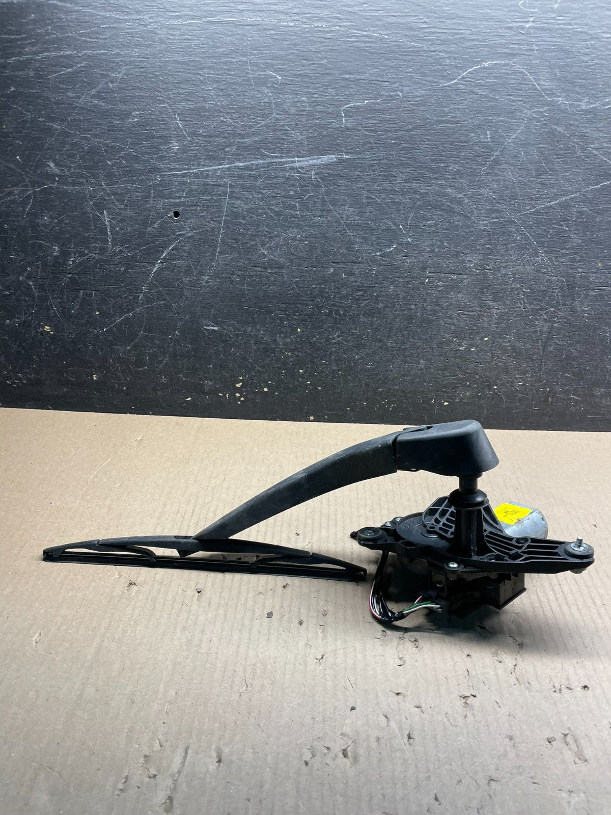 2013 to 2017 Buick Enclave Windshield Rear Wiper Motor x0469  DG3