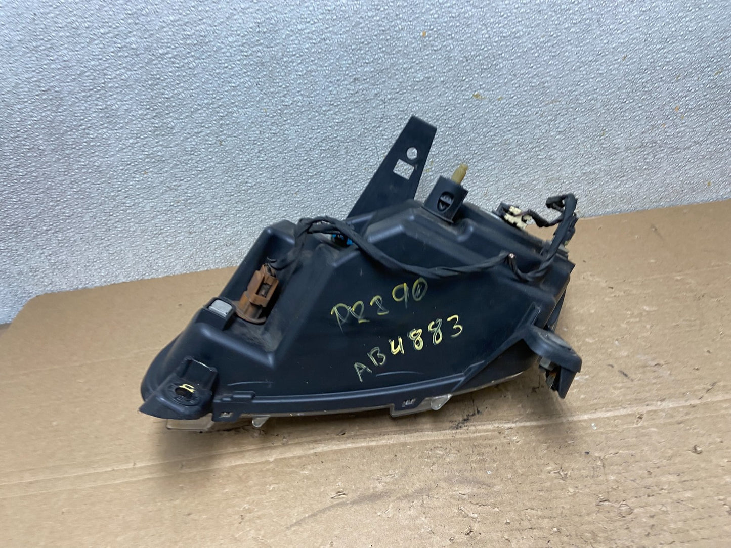 2011-2013 Jeep Grand Cherokee Right Passenger Halogen Headlight AB4883 DW7