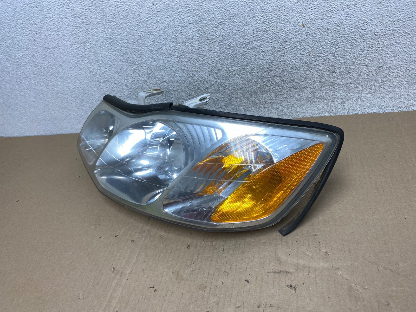 2000 to 2004 Toyota Avalon Halogen Left Driver LH Headlight AG6859 DW1