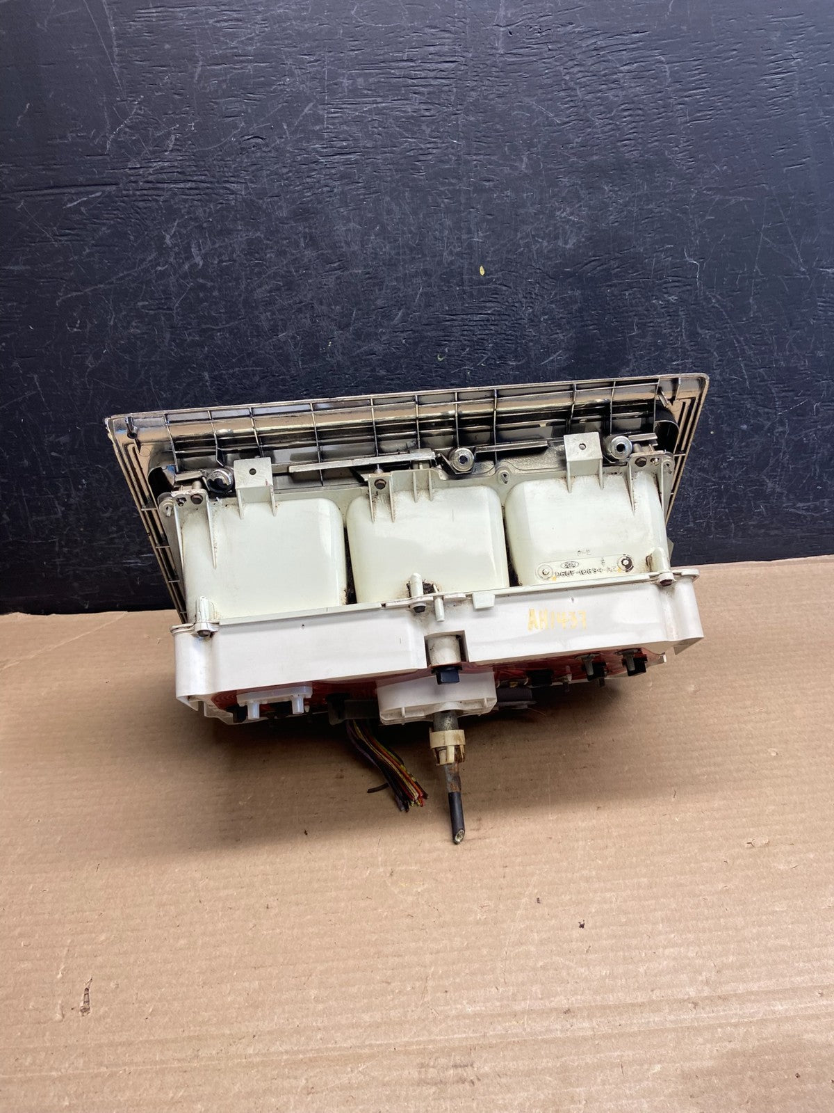 1980 to 1989 Ford E150 E250 E350 VAN Gauge Speedometer Cluster AH1437 PS3