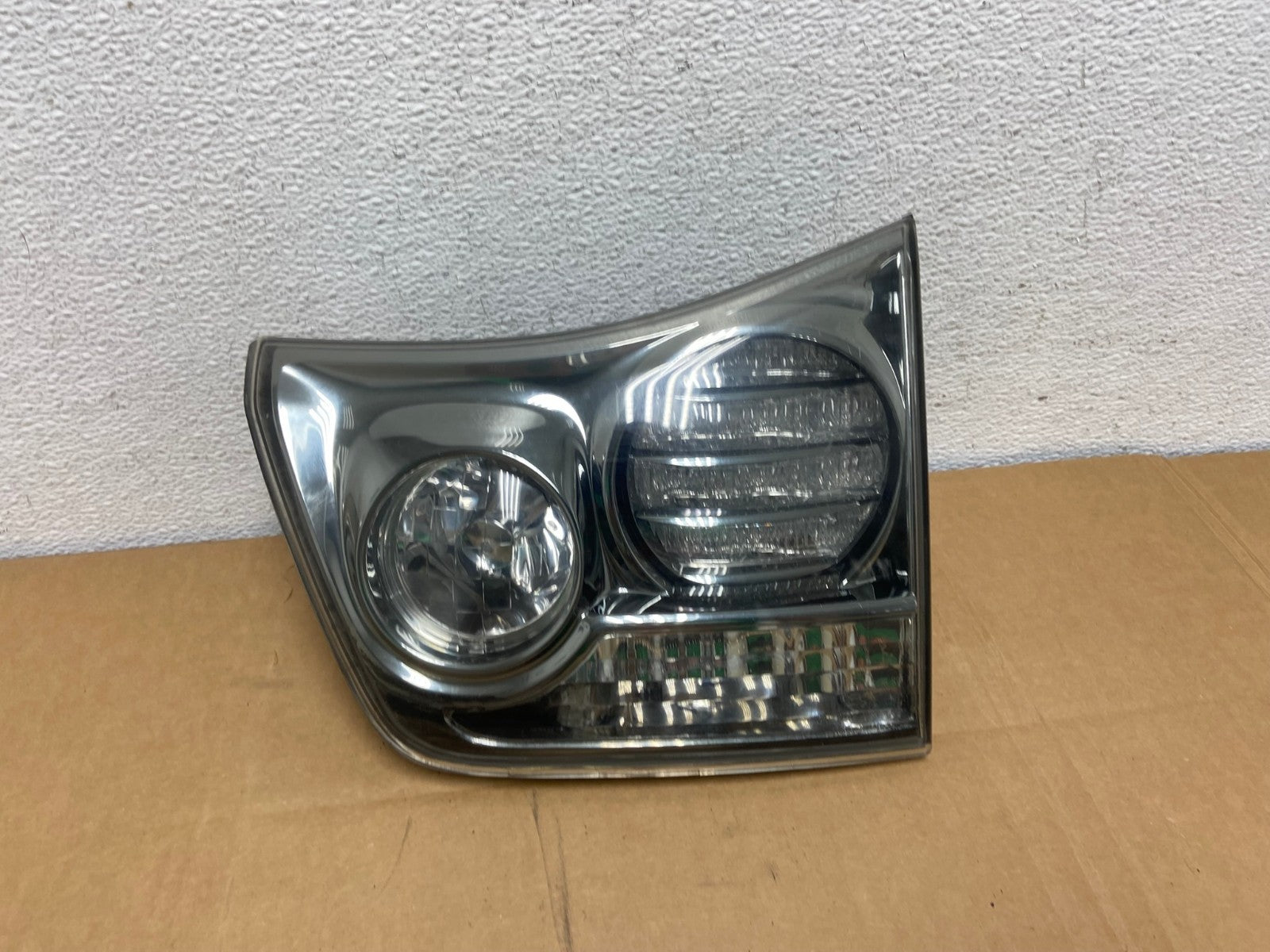 2006 to 2007 Lexus RX400H Right Passenger RH Side Inner Tail Light AC7446 LK0