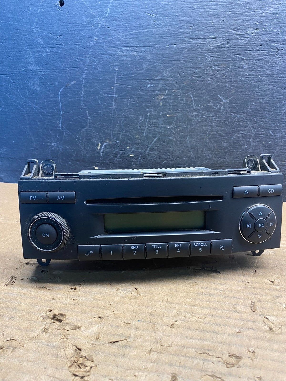 2007 2008 2009 Sprinter 2500 3500 AM FM Radio Single CD Disc Player AD96460