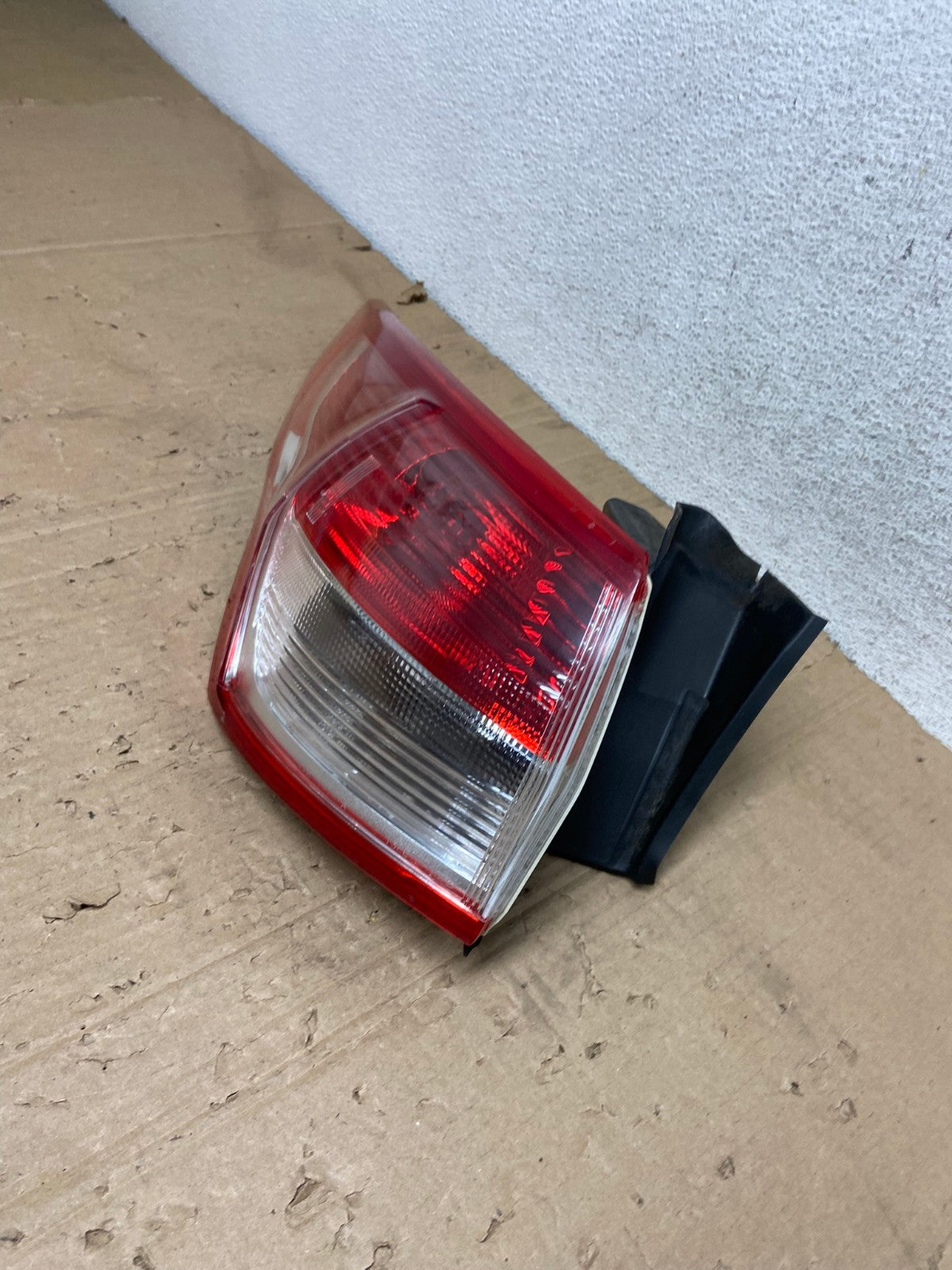 2013 to 2016 Ford Escape Left Driver LH Side Tail Light AE9391 LK1