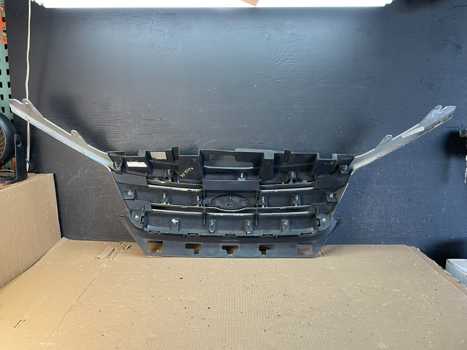 2010 2011 2012 Ford Fusion Front Upper Chrome Grill Grille AE3774 DG5