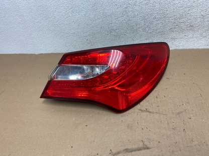 2011-2014 Chrysler 200 Sedan Right Passenger Side RH Tail Light AG34180