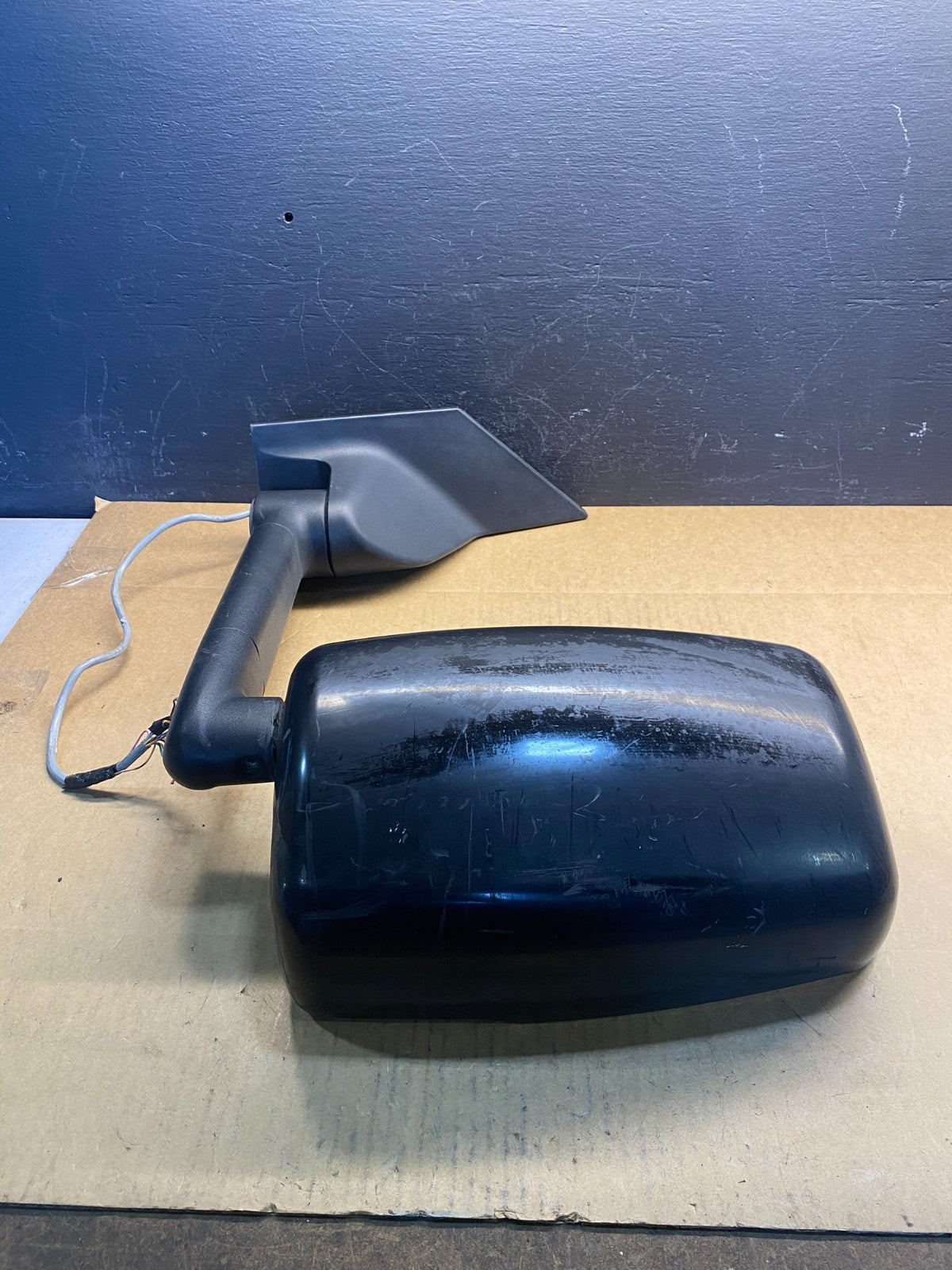 2009 to 2018 Chevrolet Express G3500 G4500 Left Driver LH View Mirror AC2801 DG1