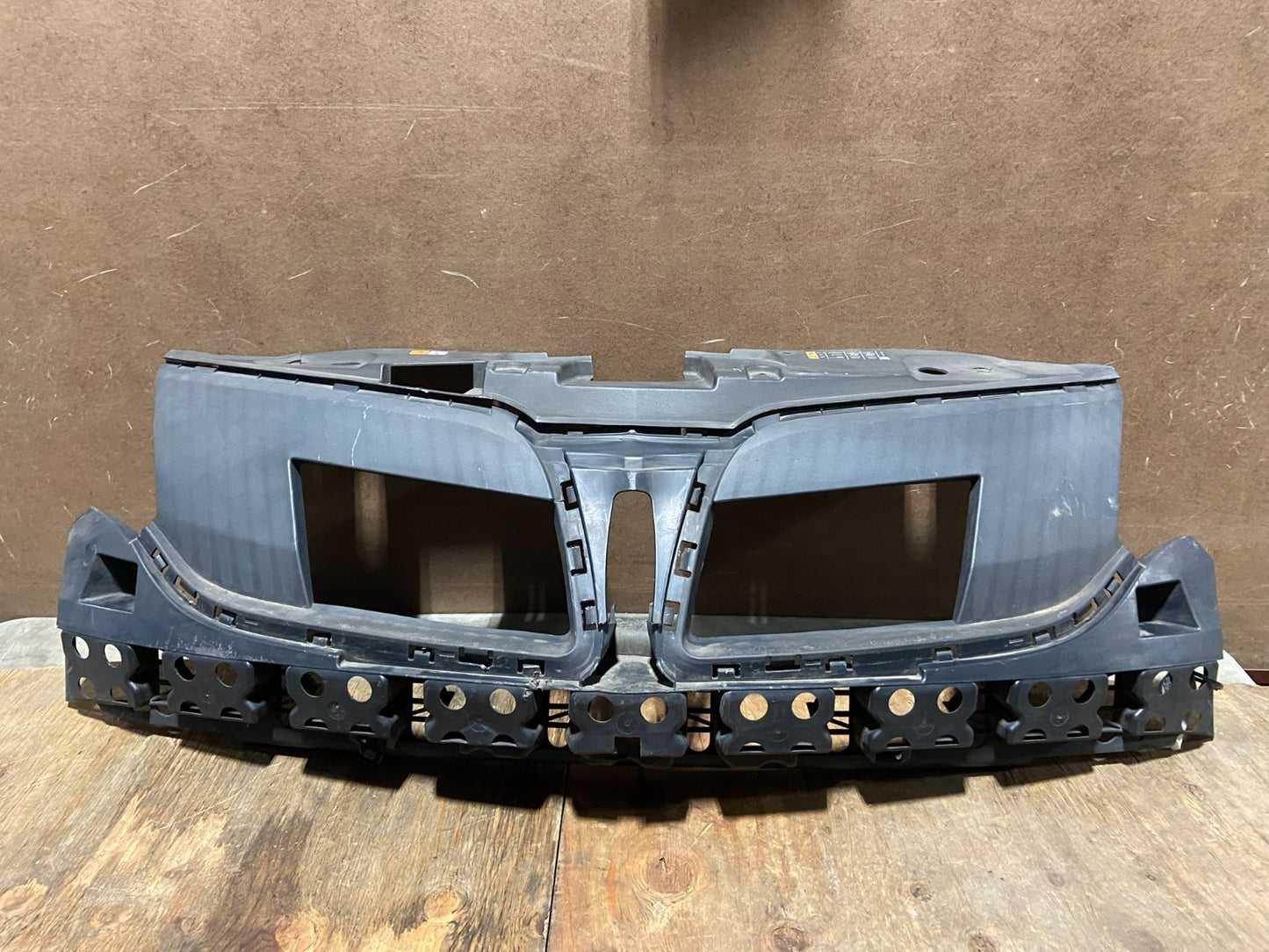 2013 to 2019 Lincoln MKT Grill Grille Support Panel AD56850