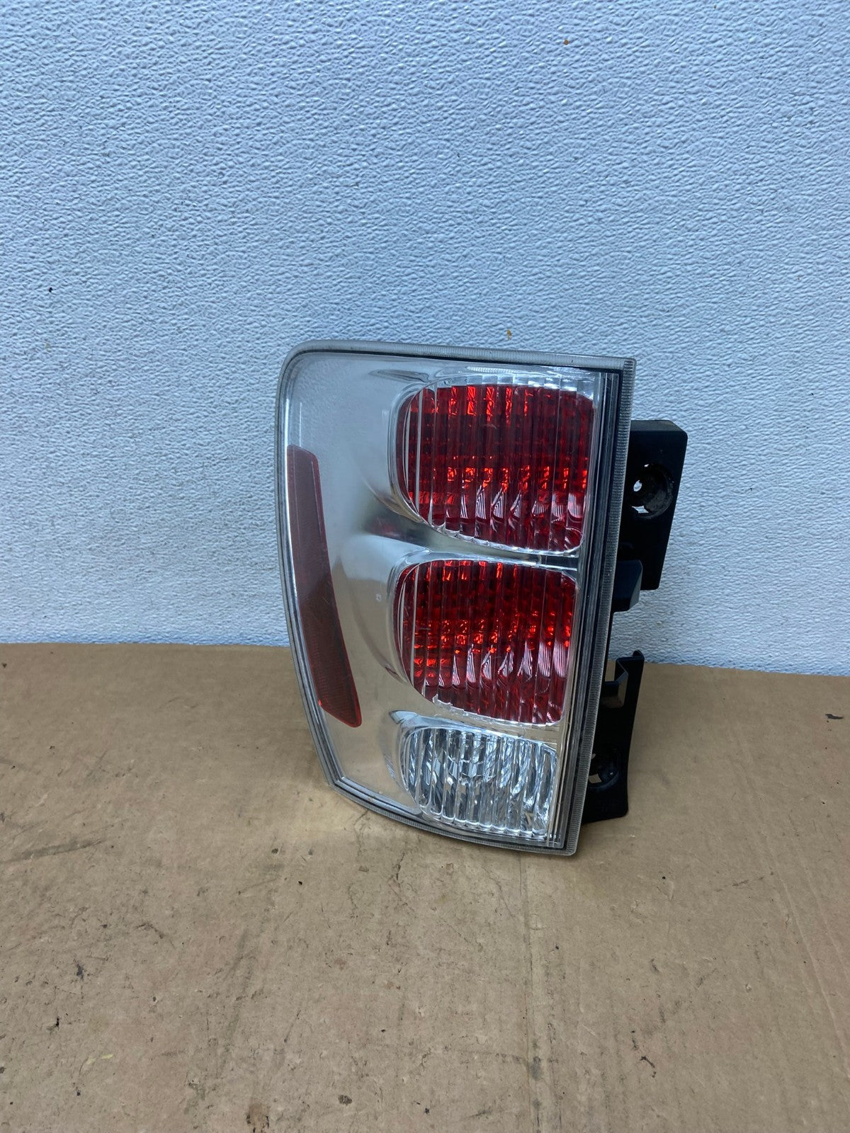 2005 to 2008 Chevrolet Equinox Left Driver Lh Side Tail Light AD1196 LK0