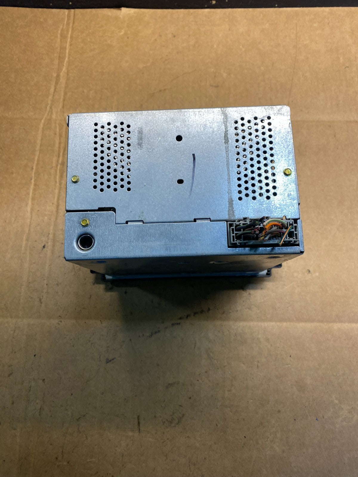 2005 to 2007 Ford F250 F350 Radio Audio AM/FM Receiver  OEM AB3799 DG5