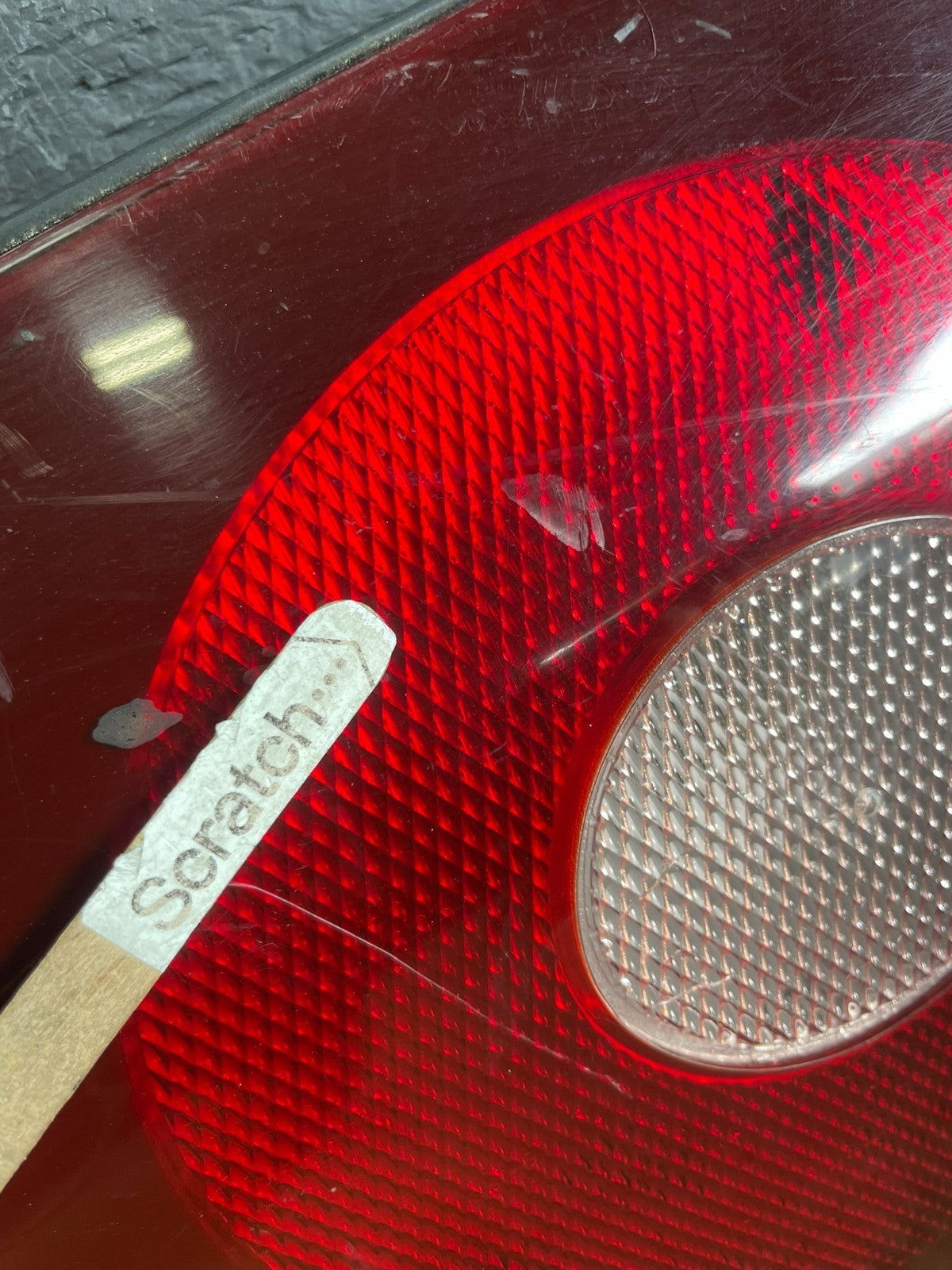 2000-2004 Chevrolet Impala Rear Trunk Center Finish Panel Tail Light AD0220 DG5