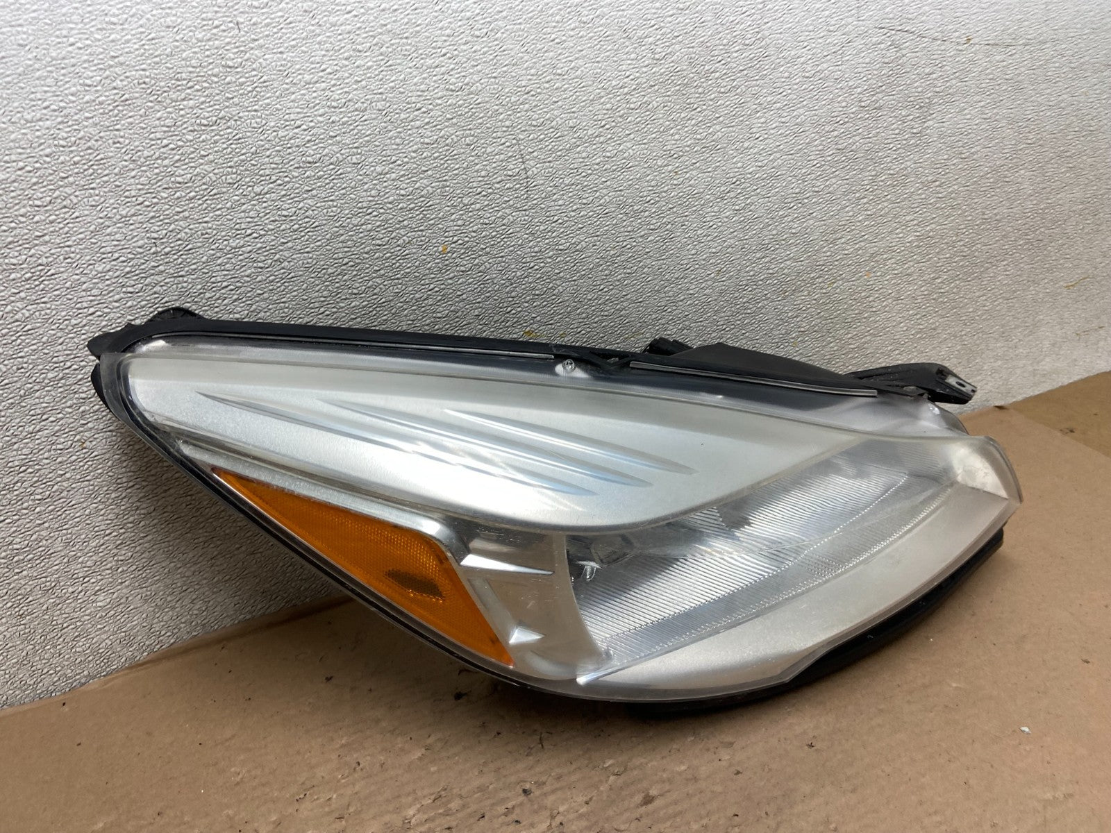 2013 - 2016 Ford Escape Headlight Right Passenger RH Side Halogen AB0169 DW2