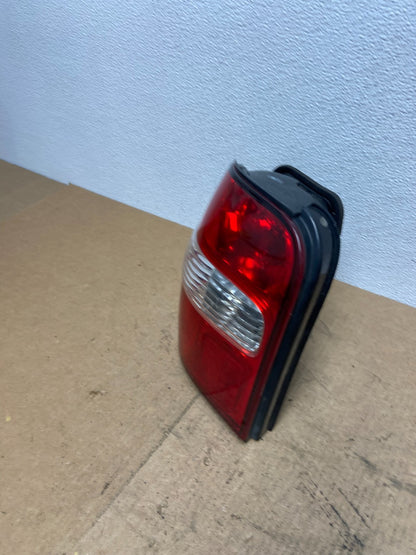 1998 to 2002 Kia Sportage Left Driver LH Side Tail Light Oem AC3400 DW1