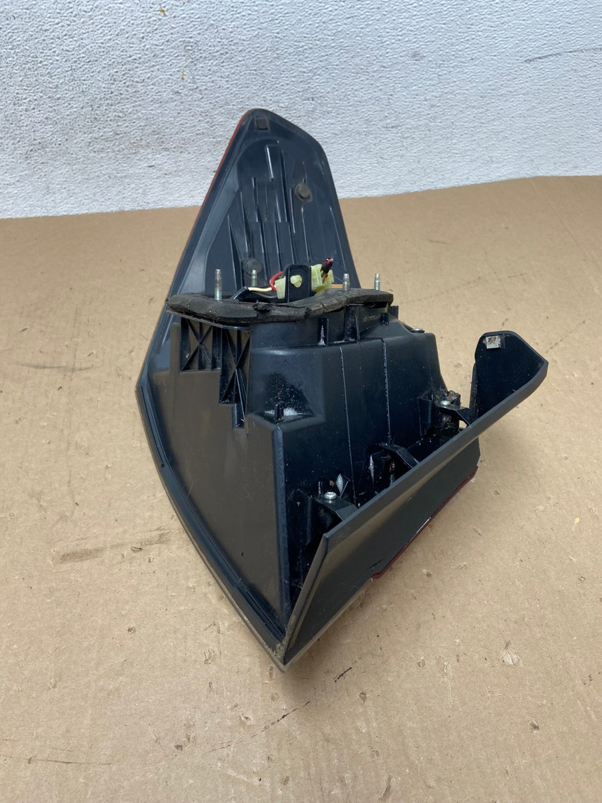 2010 to 2014 Subaru Legacy Right Passenger Rh Side Tail Light AD7672 LK3