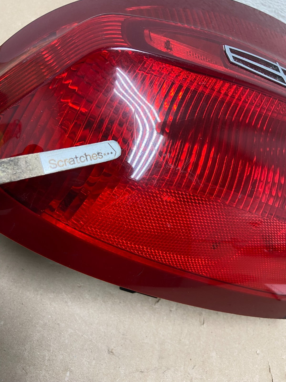 1998 to 2002 Lincoln Town Car Left Driver Lh Tail Light AG5747 DW3