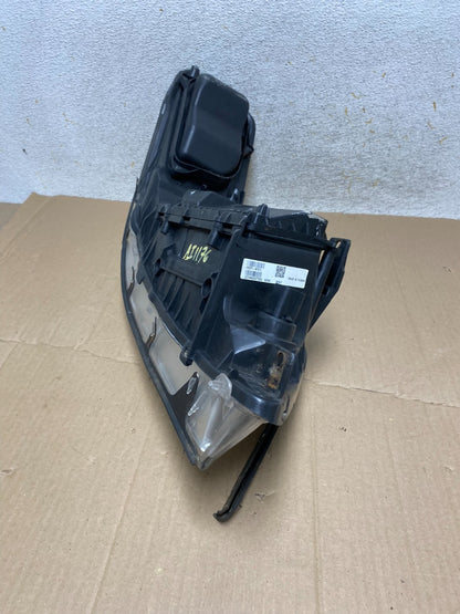 2005 to 2011 Lincoln Town Car Left Driver LH Side Headlight AI1176 DW5