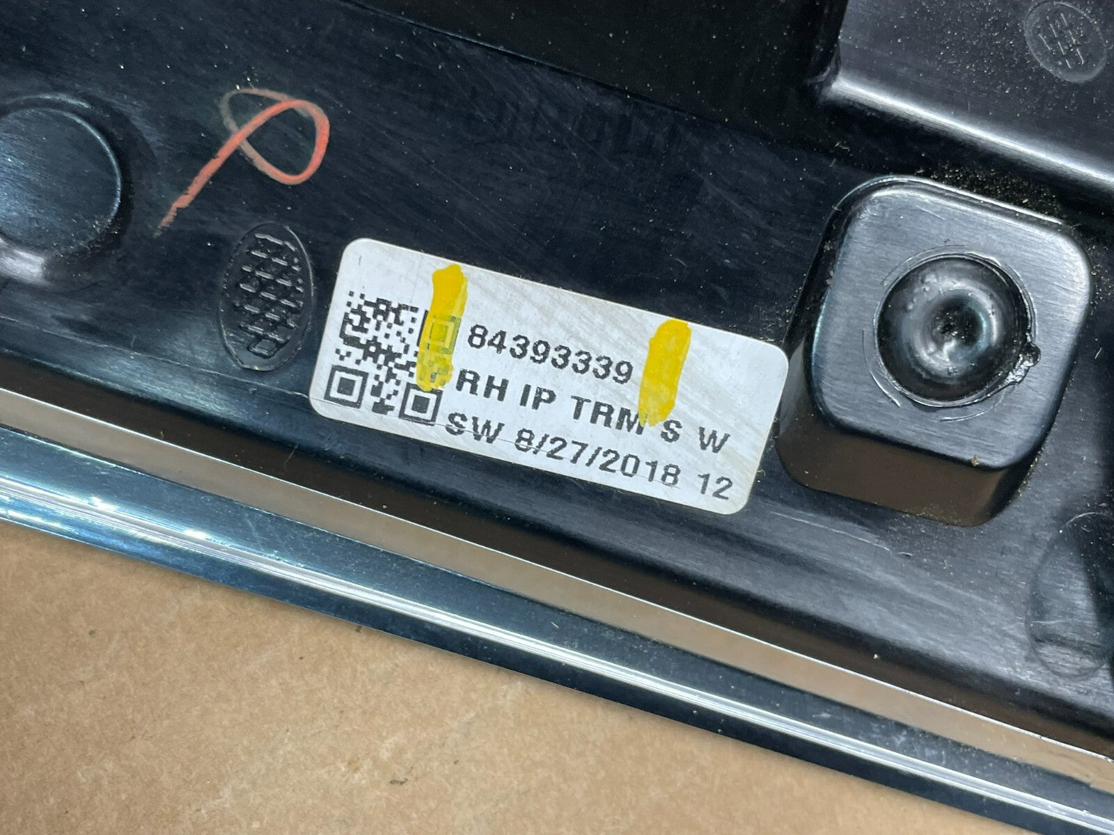 2018-2019 Buick Enclave Dash Applique Panel Vent Right RH Panel M4290 DG6