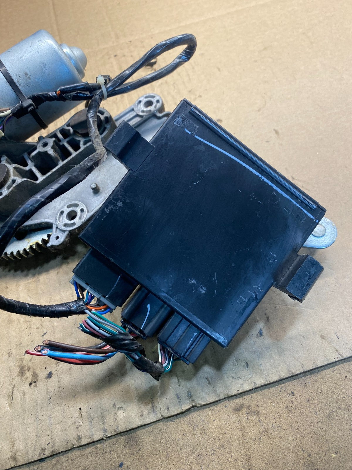 2009-2012 GMC Acadia Power Motor Liftgate Tailgate Control Module ab4244 DG2
