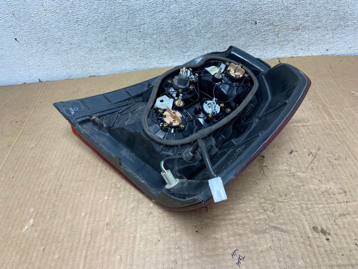 2004-2007 Toyota Highlander Left Driver LH Side Tail Light AI8268 LK5
