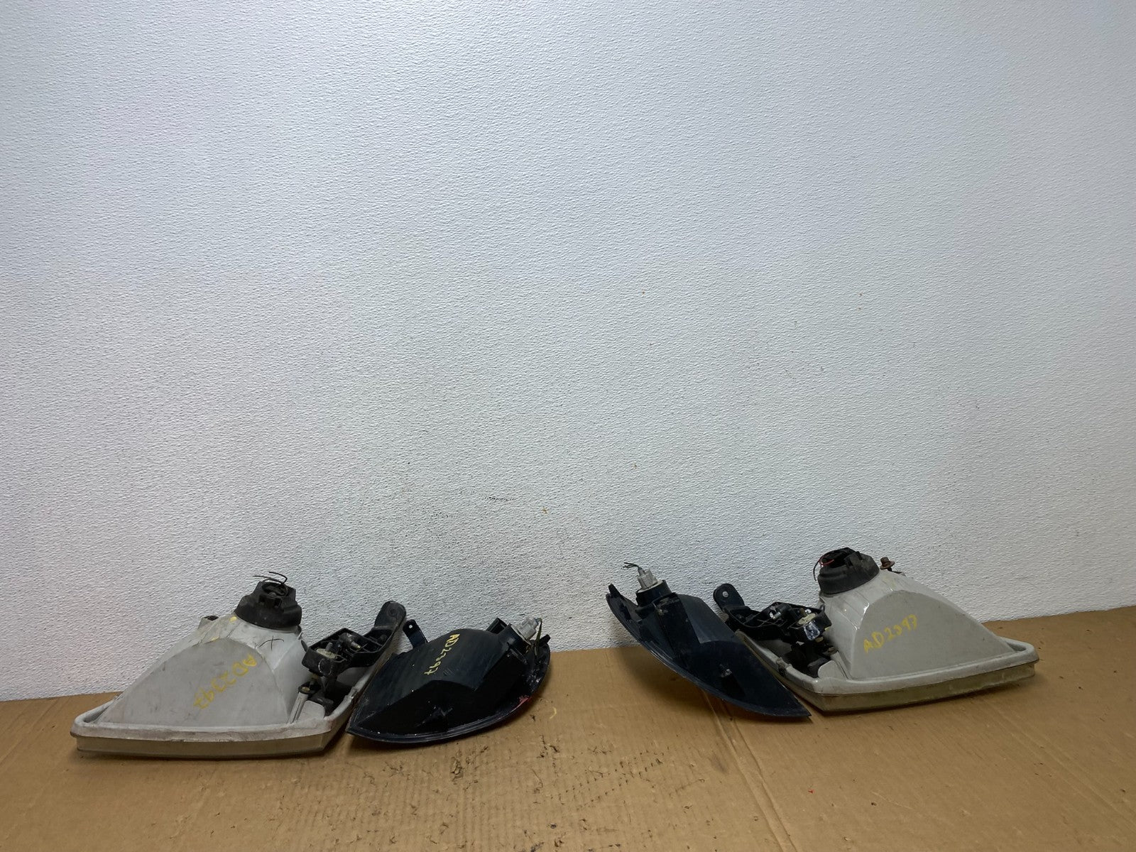 2001 2002 2003 Toyota Sienna Left+Right Side Set Headlights Halogen AD2397 DW11