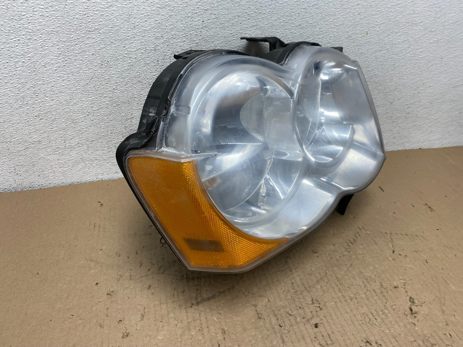 2008-2010 Jeep Grand Cherokee Right RH Side Halogen Headlight AF3280 DW2