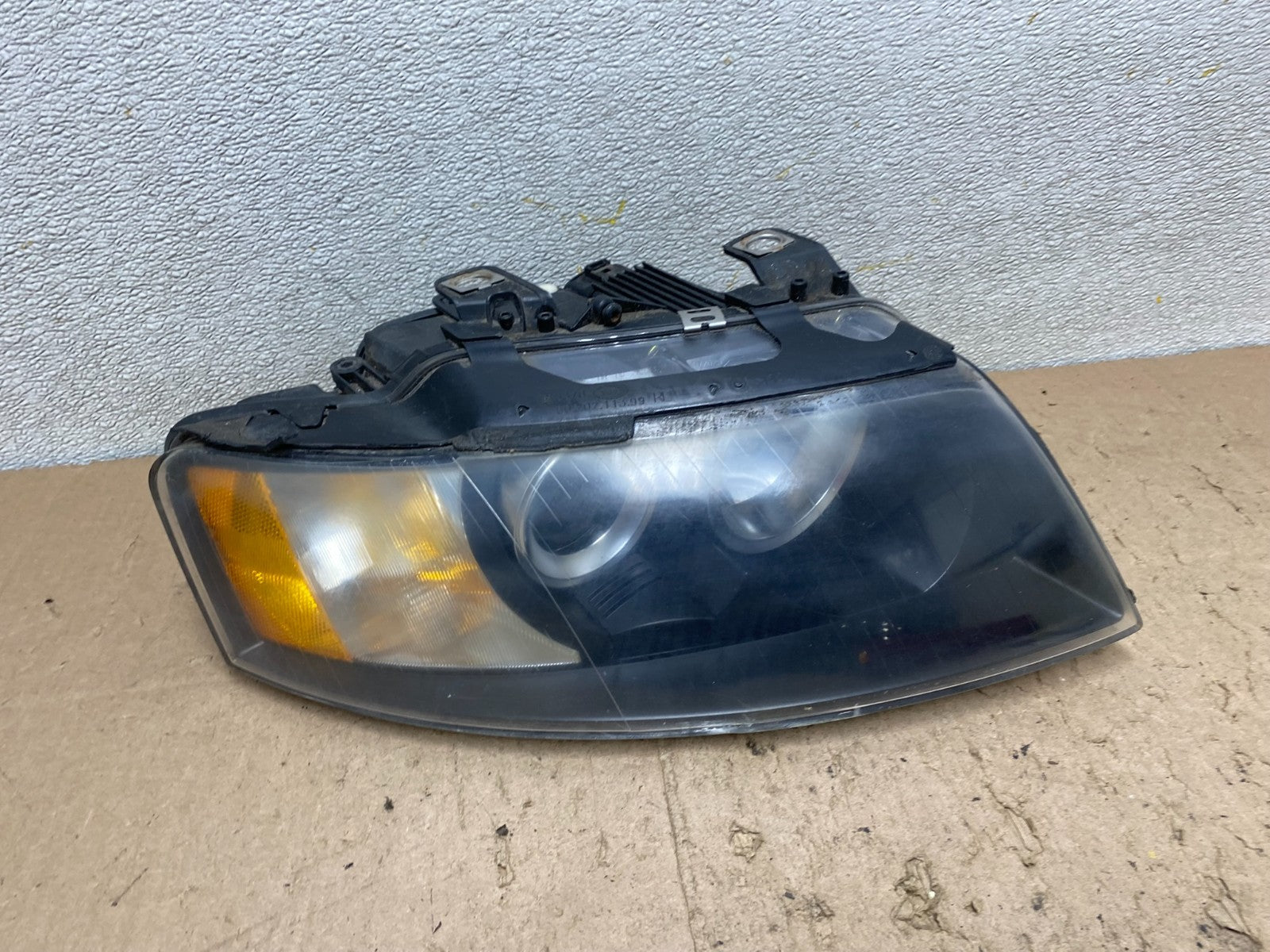 Halogen 2003 to 2006 Audi A4 Convertible Right Passenger RH Headlight W3706 DW0
