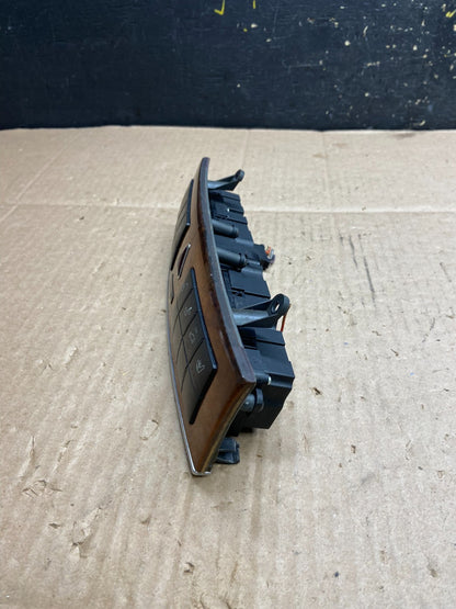 2005 - 2007 Mercedes C230 C240 Center Console Switch Control Unit Y2371 DG2