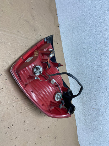 2001-2003 Sedan Hyundai Elantra Left Driver Lh Side Tail Light AE9328 LK6