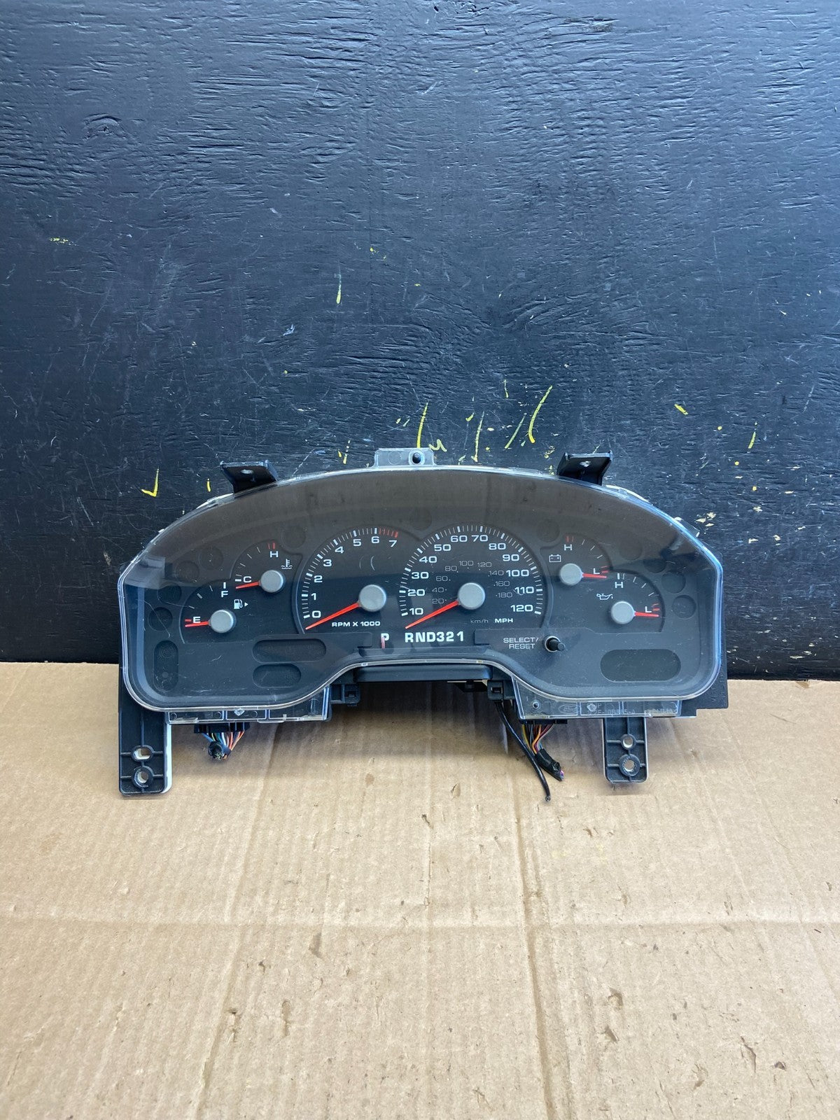 2004 2005 Ford Explorer Speedometer Cluster Gauge Oem AA8007 DG0