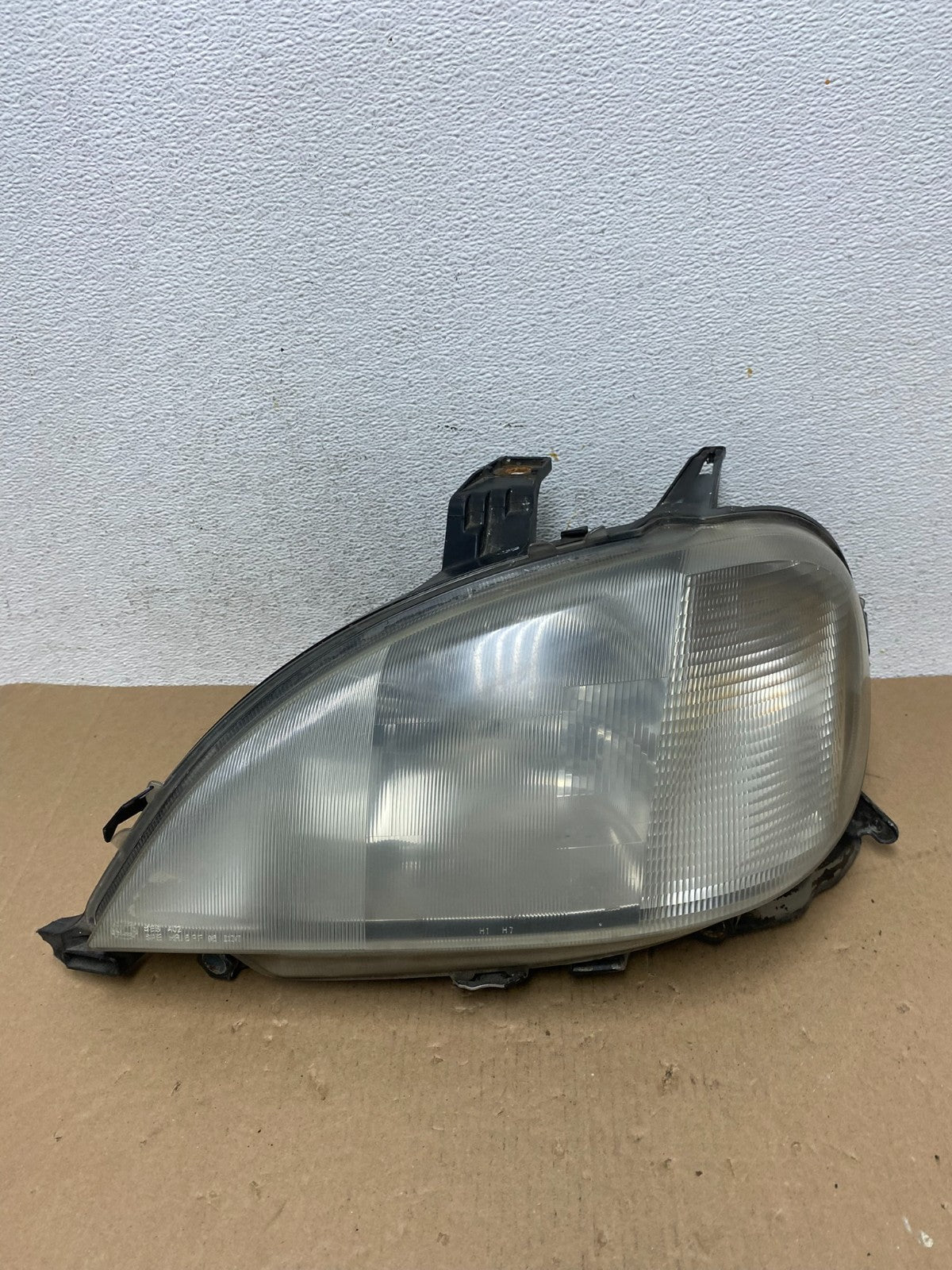 1998 to 2001 Mercedes ML320 ML-Class Left Driver LH Halogen Headlight AD6475 DW0