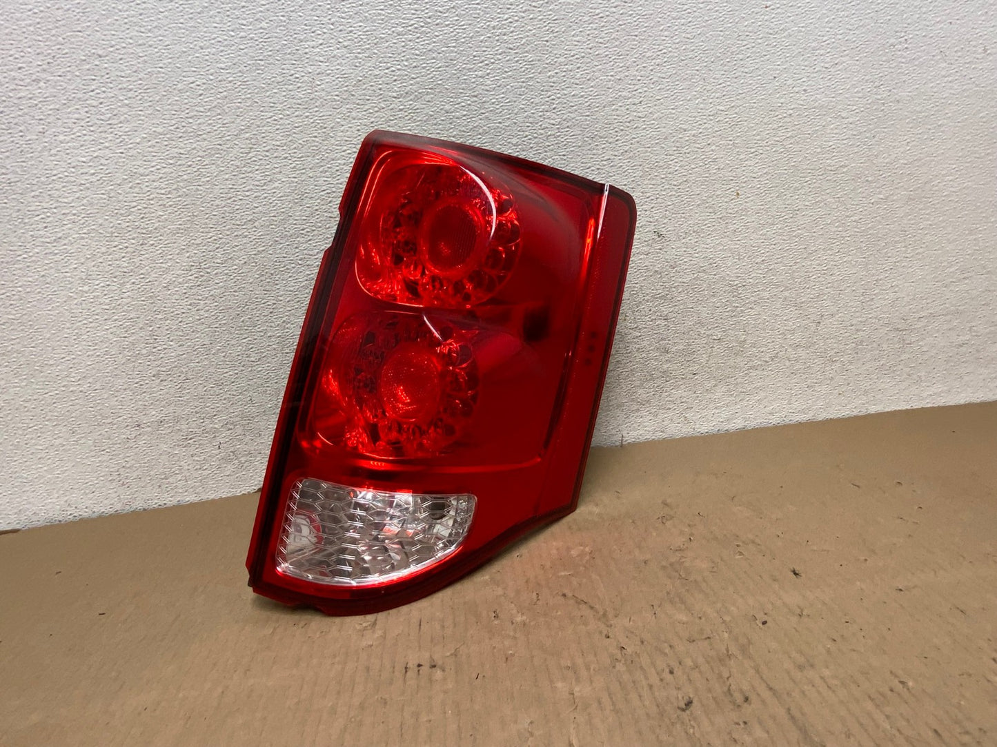 2011 - 2018 Dodge Grand Caravan Right Passenger RH Tail Light Led AG7992 LK0